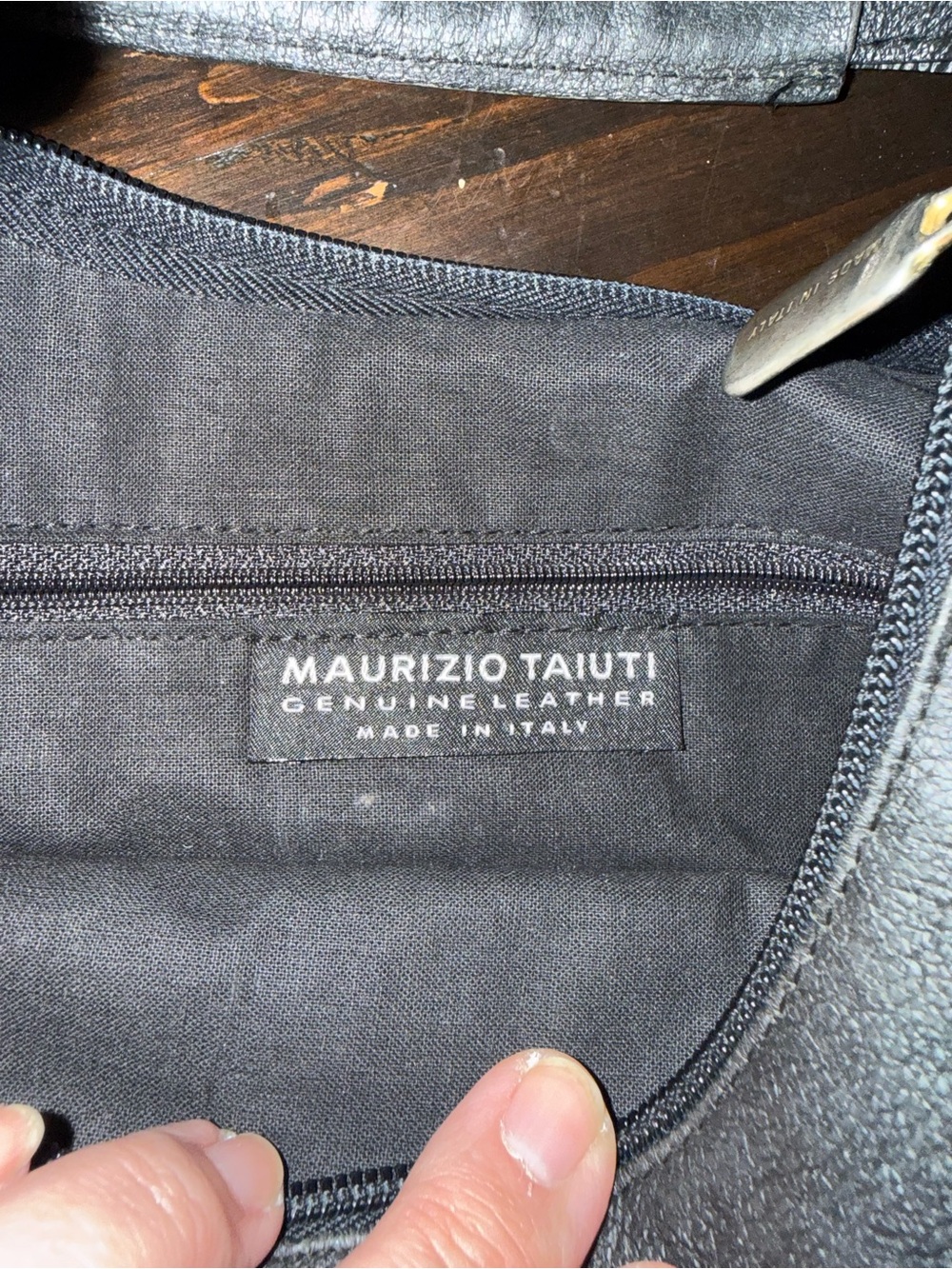 Maurizio Taiuti Black Leather Hobo Bag with Gold Hardware - Picture 5 of 6
